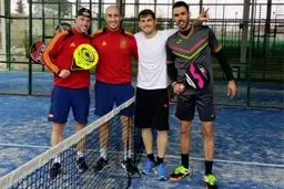 سرگرمی جالب ایکر کاسیاس و دوستان(عکس)