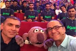 ویسی در کنار جناب خان/ عکس