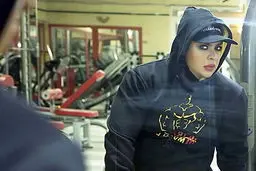 گفتگو با دختر ایرانی قهرمان بد‌نسازی + عکس