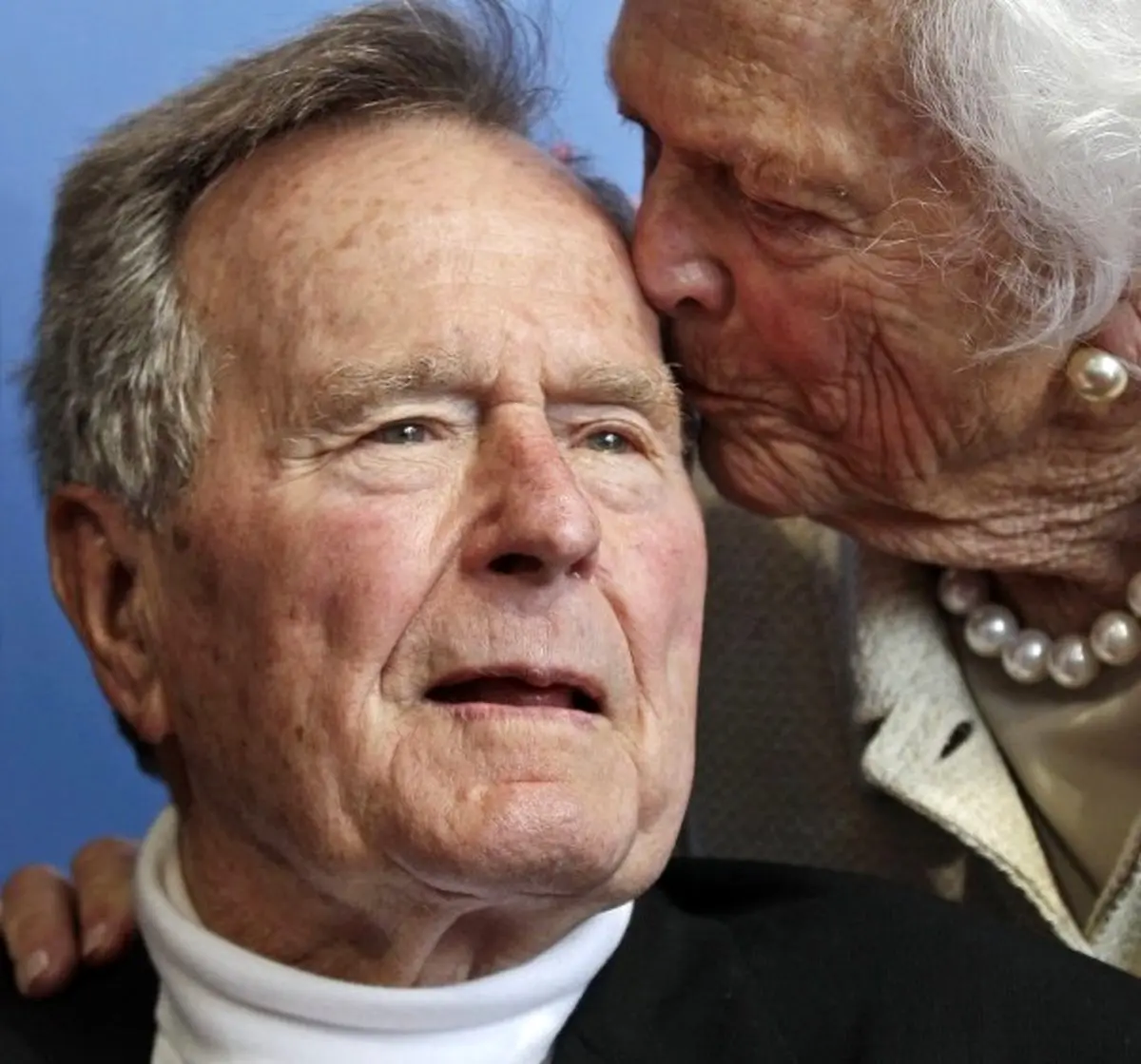 بوش پدر در بیمارستان بستری شد