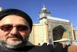 سلفی محمدعلی ابطحی با حرم امام علی/ عکس