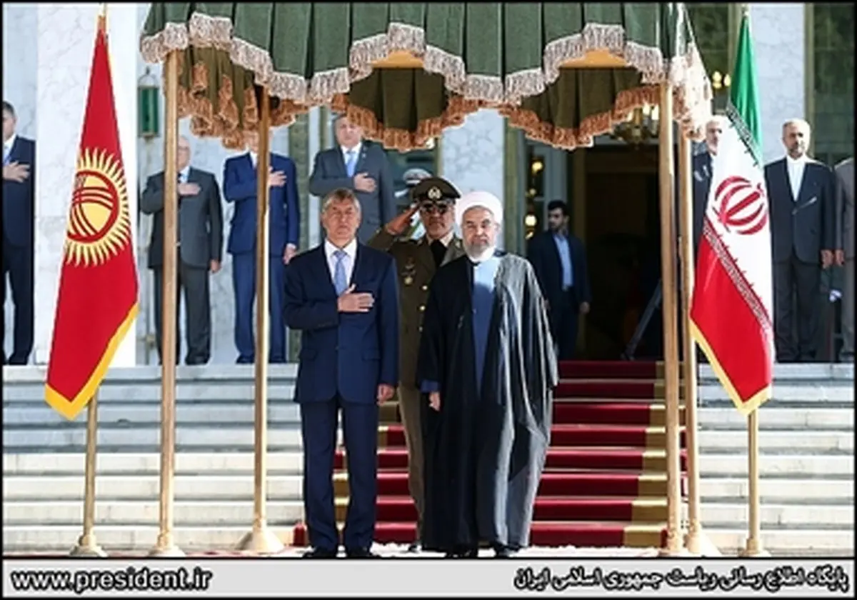 استقبال رسمی از رییس جمهوري قرقیزستان/تصاویر