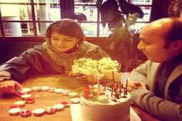 غافلگیر شدن حسابی «سیاوش صفاریان‌پور» توسط همسرش/عکس