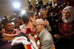 استقبال از المپیکی ها در نقاط مختلف جهان/تصاویر