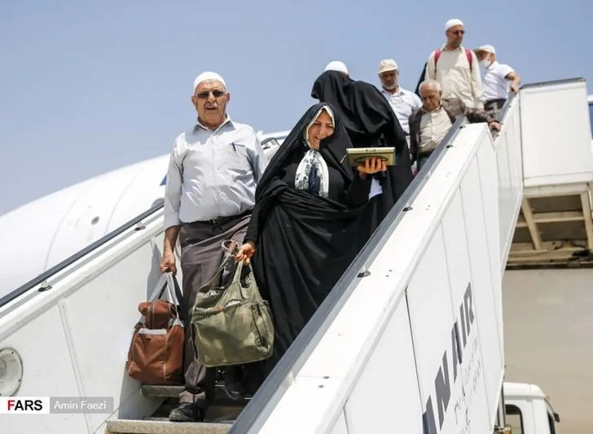ورود کاروان حجاج به کشور / تصاویر