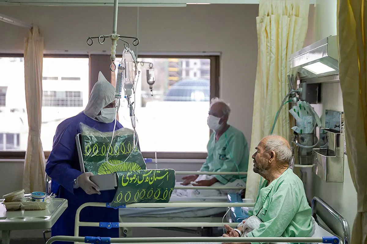 خادمان امام رضا (ع) در بخش کرونای بیمارستان میلاد + عکس