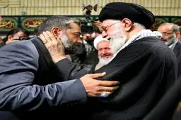 محمود کریمی در کنار رهبر انقلاب/ عکس