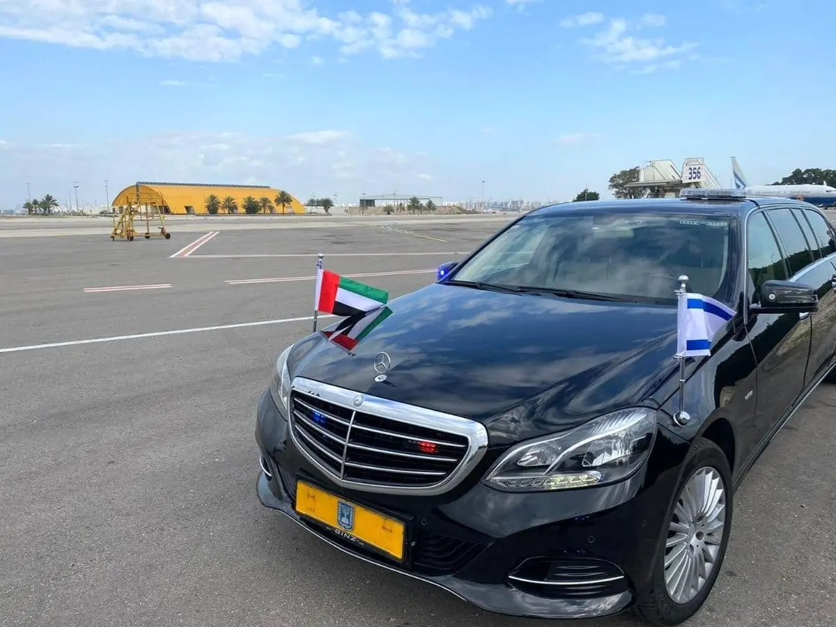 عکس دیده نشده از ورود اولین سفیر امارات در اسرائیل