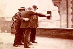 سلفی گرفتن در سال ۱۹۲۰