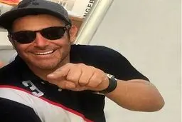 تیپ جالب محمدرضا گلزار در رستورانش/ عکس