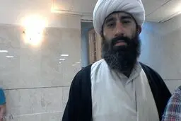 انصراف از کاندیداتوری به نفع احمدی‌نژاد/ظاهر عجیب آقای کاندیدا و قفل‌هایش/زنان همچنان کاندید می‌شوند