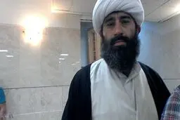 انصراف از کاندیداتوری به نفع احمدی‌نژاد/ظاهر عجیب آقای کاندیدا و قفل‌هایش/زنان همچنان کاندید می‌شوند