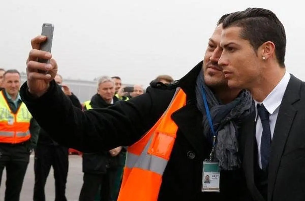 سلفی با رونالدو در فرودگاه دوسلدورف(عکس)