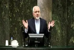ظریف سفره دلش را باز کرد؛ از نماز خواندن جلوی «کری» تا لبخند زدن پشت میز مذاکره