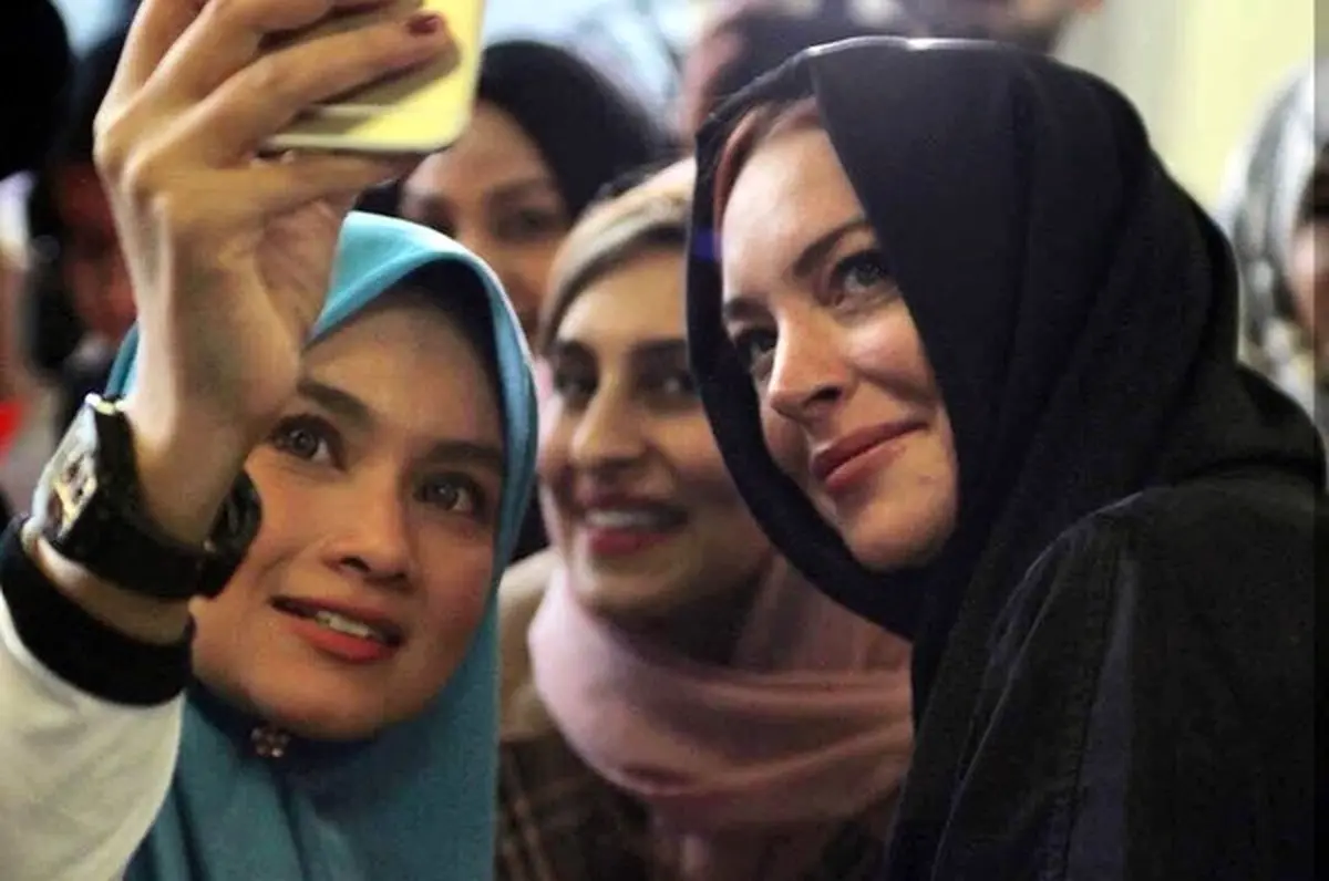بازیگر جنجالی و پر حاشیه با حجاب شد!/ تصاویر