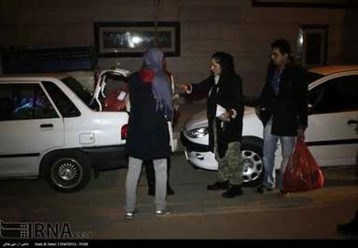 توزیع غذا و لباس توسط خیرین /تصاویر