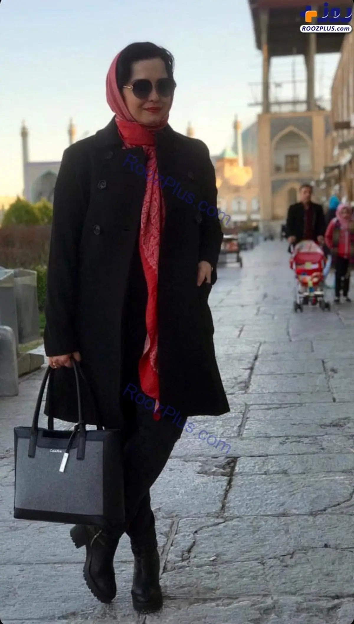 تیپ دختر شریفی نیا در اصفهان+عکس