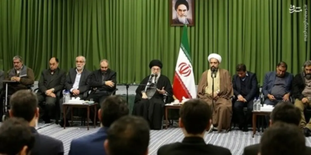 روایت تصویری از دیدار جمعی از شاعران مذهبی با رهبر انقلاب