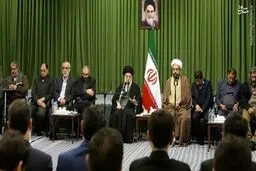 روایت تصویری از دیدار جمعی از شاعران مذهبی با رهبر انقلاب
