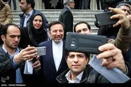 عکس: سلفی خبرنگاران با محمود واعظی