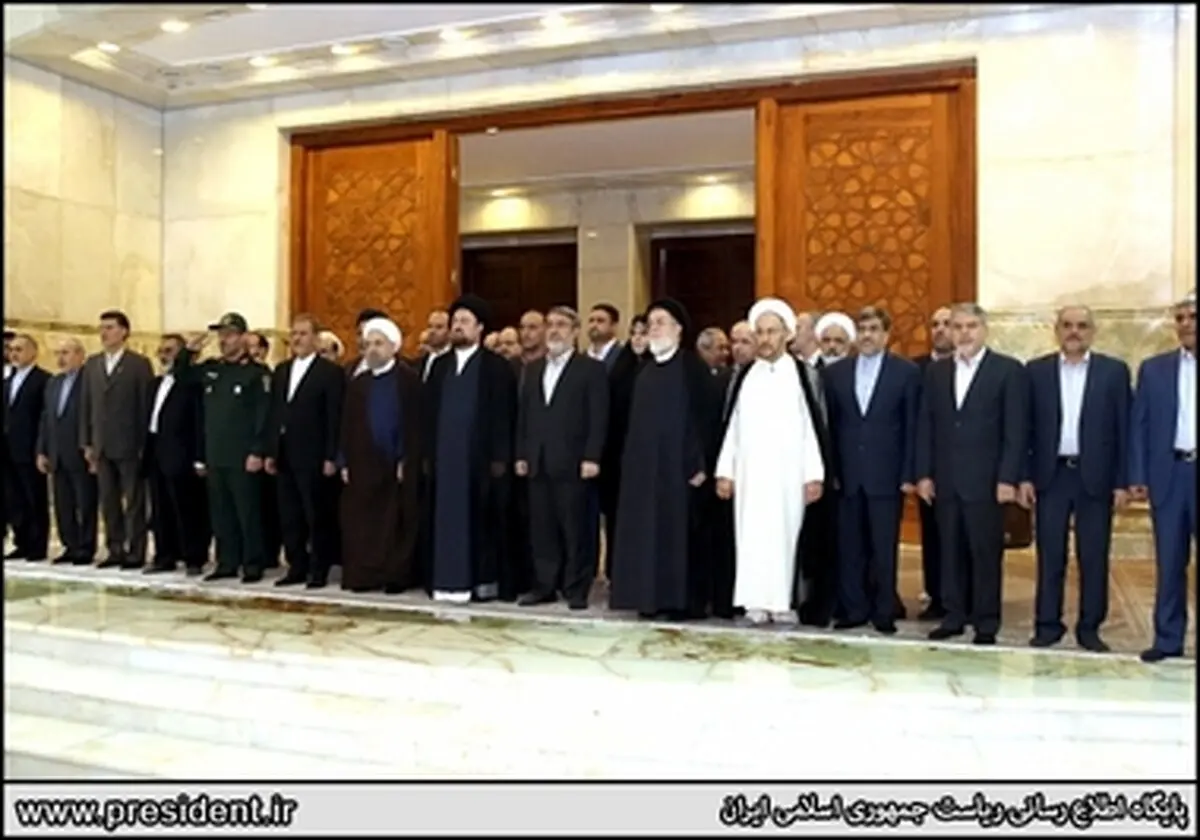 حواشی حضور هیئت دولت در مرقد مطهر امام/تصاویر