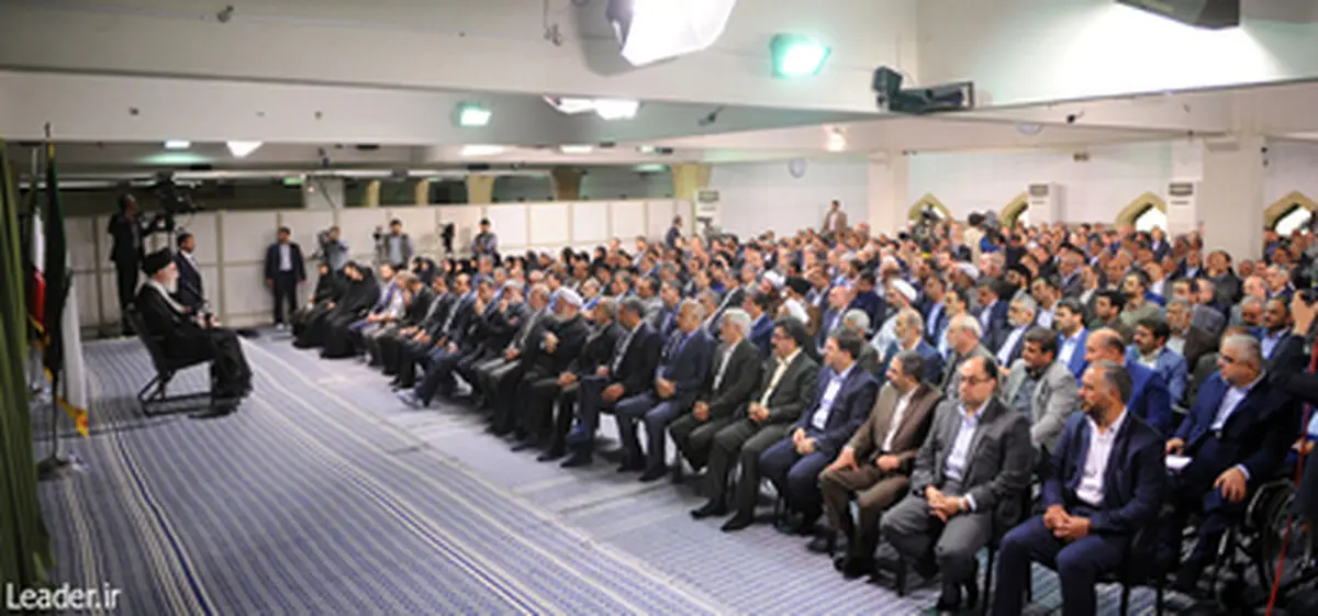 دیدار نمایندگان مجلس دهم با رهبر معظم انقلاب/ تصاویر