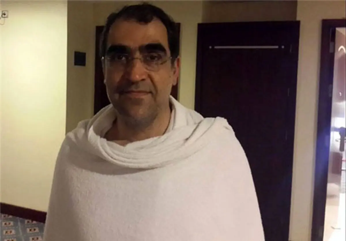 وزیر بهداشت آماده انجام اعمال عمره/عکس