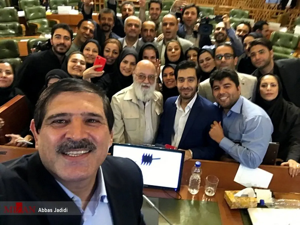 آخرین سلفی عباس جدیدی در شورای شهر تهران!/عکس