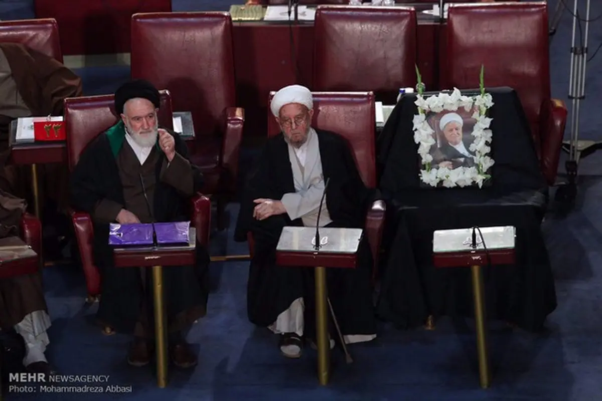 صندلی خالی آیت الله هاشمی در مجلس خبرگان/عکس