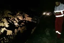 ریزش کوه در جاده هراز/ سرگردانی بیش از 500 دستگاه خودرو + تصاویر