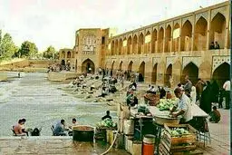 کاهو سکنجبین فروشی در تصویری قدیمی از زاینده رود/عکس