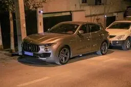 مازراتی خاص با پلاک سیاسی در خیابان های تهران/تصاویر