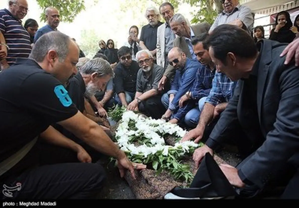 تشییع پیکر مرحومه ملیحه نیکجومند/ تصاویر