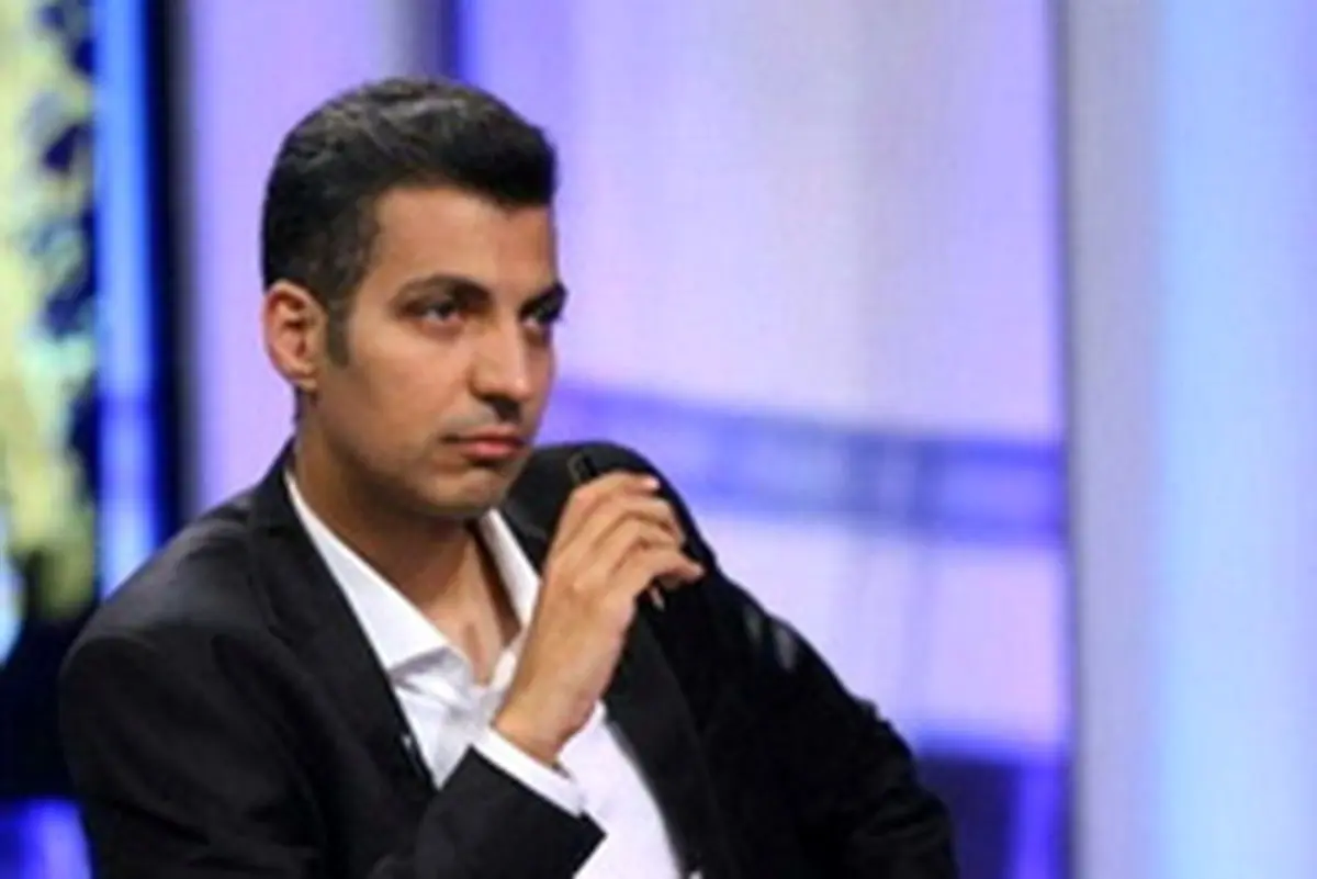 فروش كتاب توسط فردوسی‌پور به نفع سیل‌زدگان