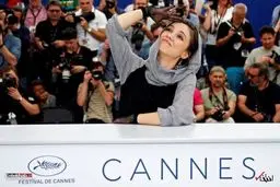 ژست عجیب بازیگر ایرانی در جشنواره کن/عکس