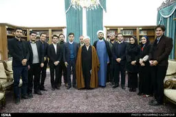 دیدار جمعی از فعالان تشکیل مجلس جوانان با آیت‌الله هاشمی‌رفسنجانی/تصاویر