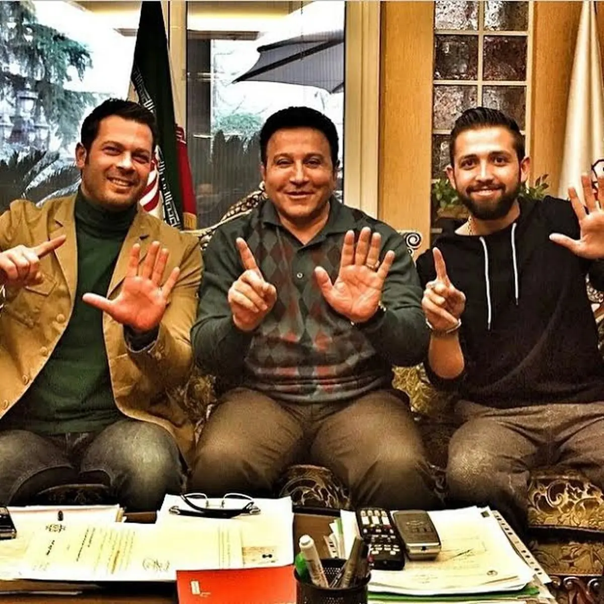 کری‌خوانی هدایتی و بازیگران پرسپولیسی برای استقلال + عکس