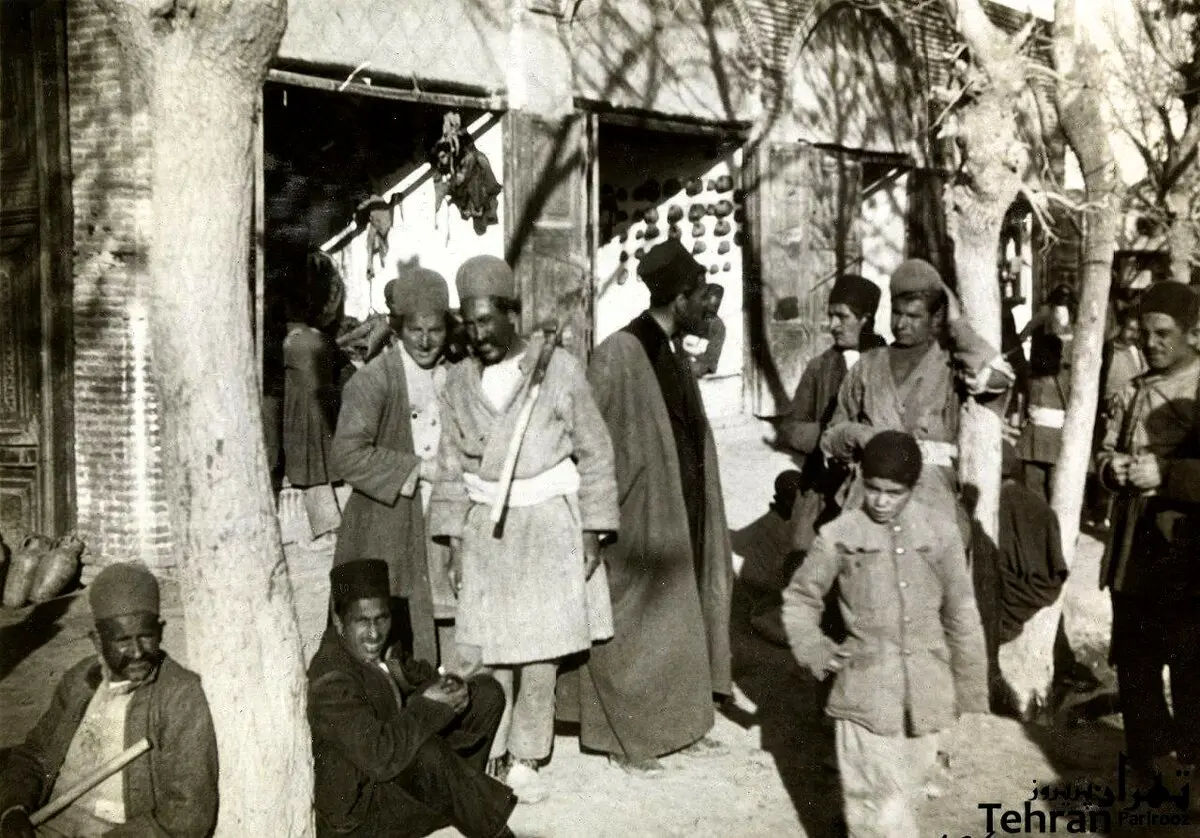 تصویری از مردم کوچه و خیابان تهران در دوره قاجار