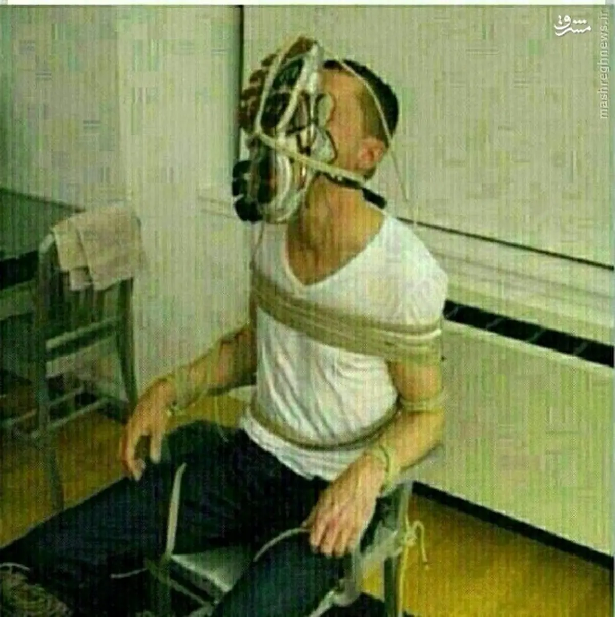 مجازات عجیب برای کسی‌که پایش بو می‌داد/عکس