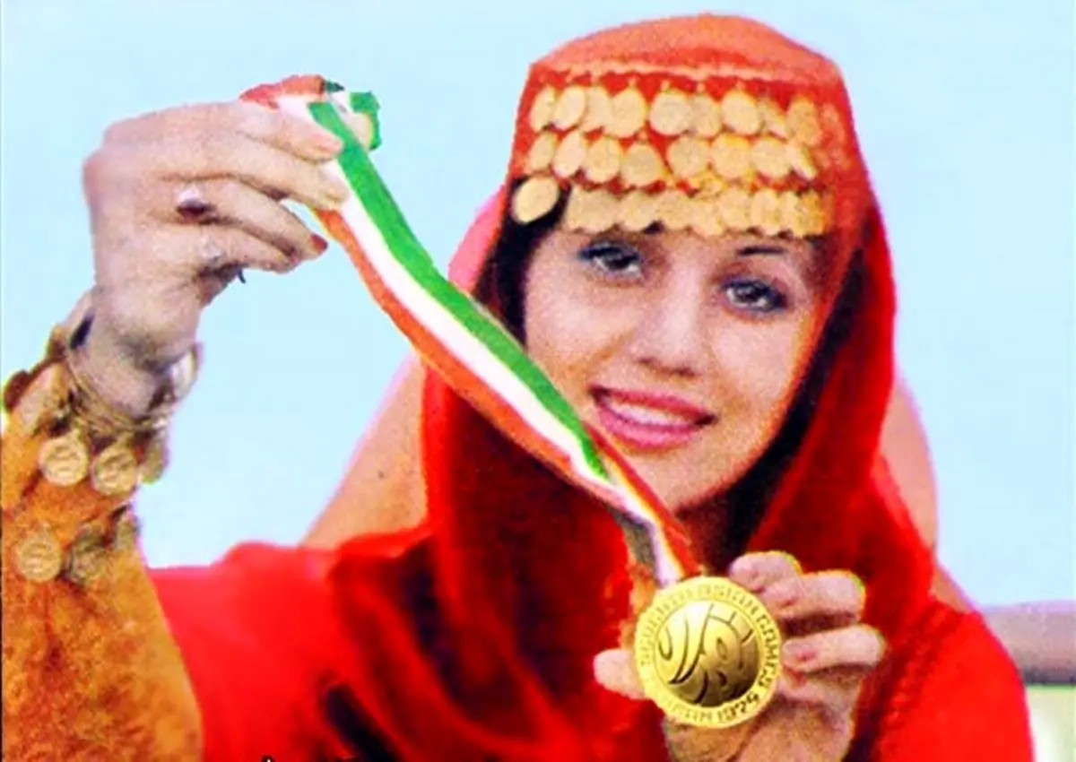 تصویری از بانوی مراسم تشریفات،زمانی که ایران میزبان بازی‌های آسیایی بود