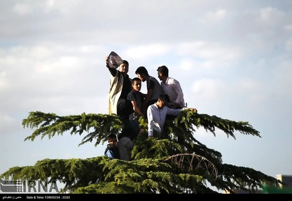 کار خطرناک حامیان روحانی در اصفهان!/عکس
