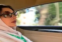 تيپ خاص ساره بيات در ماشين + عكس