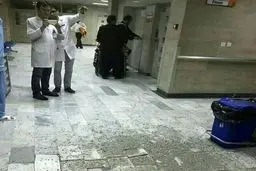 ریزش سقف بیمارستان امام خمینی (ره) ارومیه پس از وقوع زلزله/عکس