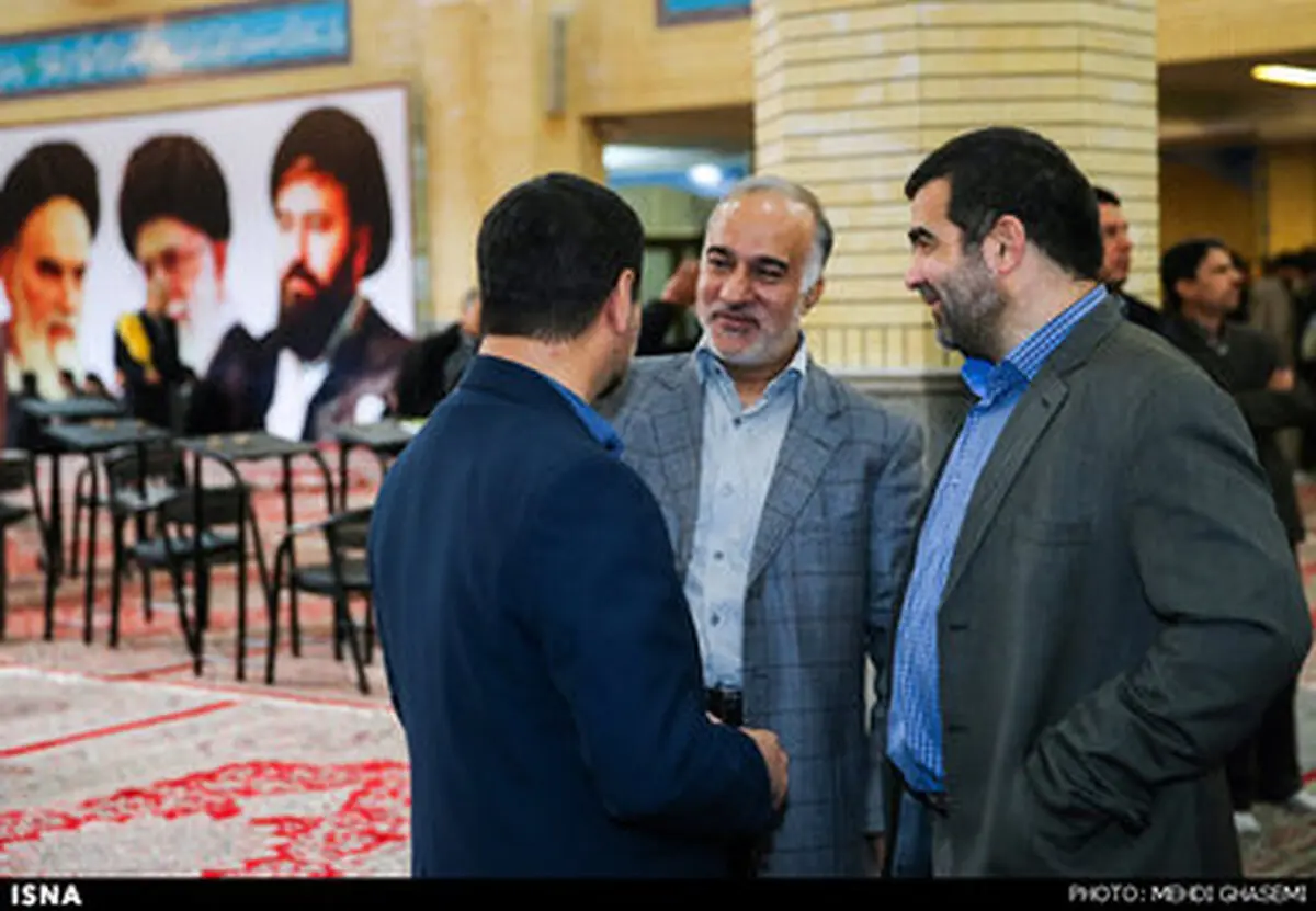 تصاویر حضور احمدی نژاد در مرقد امام (ره)