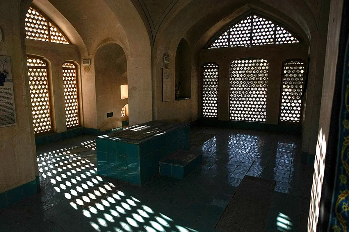 تخت فولاد؛ گورستانی تاریخی