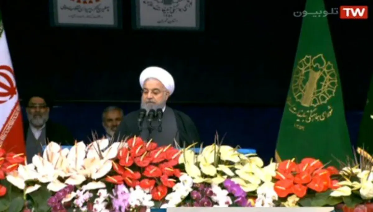 حسن روحانی در مراسم سالروز پیروزی انقلاب:برای ساختن انواع موشک‌ها از کسی اجازه نمی‌گیریم/ ما رژیمی نیستیم که بگوییم فقط یک حزب به نام رستاخیز وجود دارد