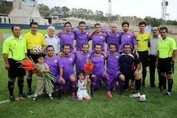 گزارش یک مسابقه جذاب به یاد شهدای غواص؛ از مهاجم شدن مهدی رحمتی تا تقلید حرکات دایی از سوی گوران + عکس