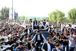 استقبال مردم کرمانشاه از روحانی/ تصاویر