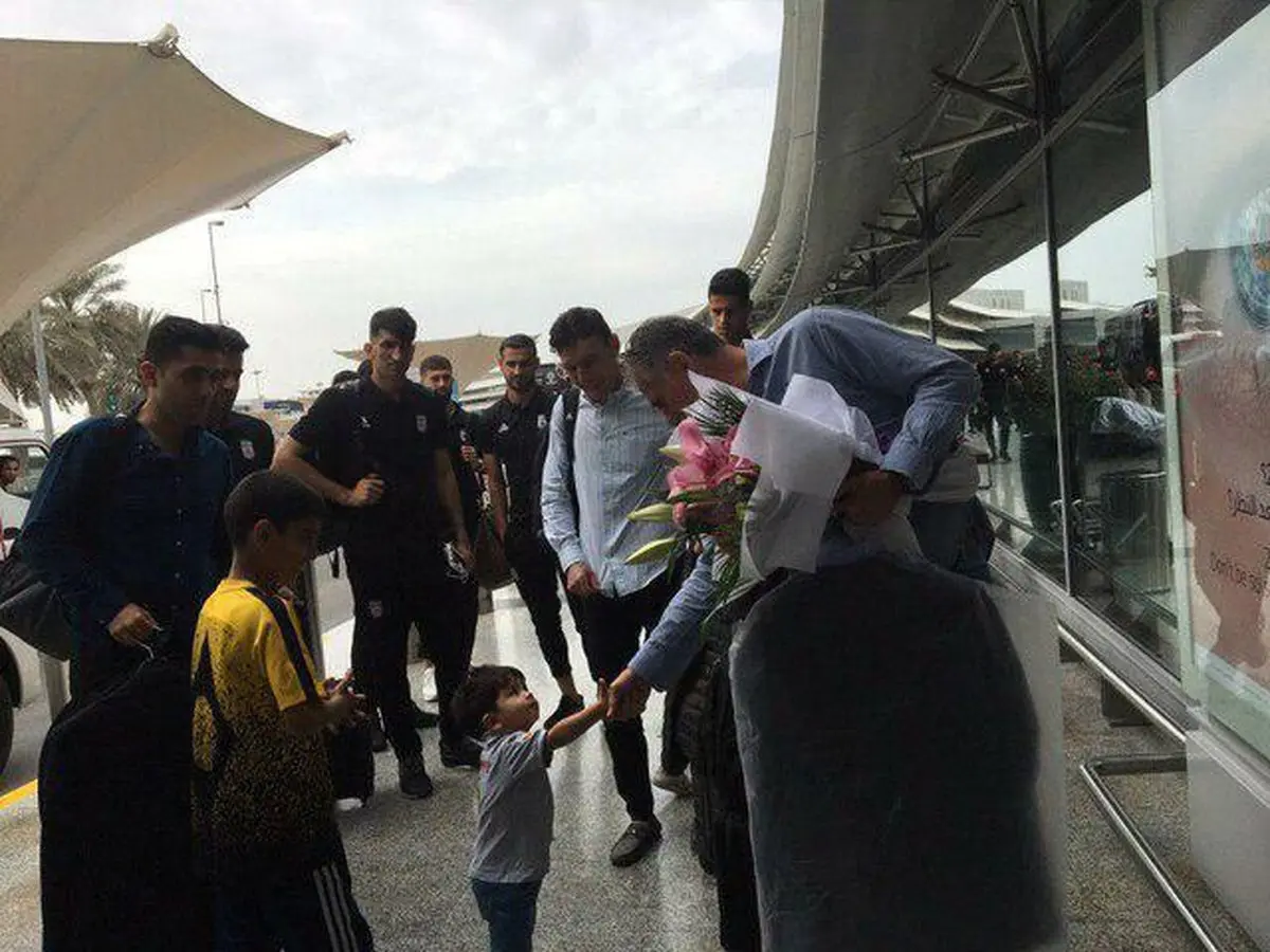 عکس: تشکر یک کودک ایرانی از کارلوس کی‌روش