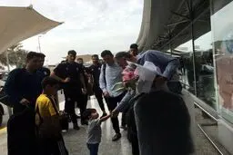 عکس: تشکر یک کودک ایرانی از کارلوس کی‌روش